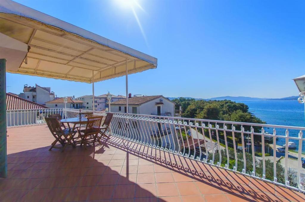 Three Bedroom Apartment With Amazing Sea View Trogir Exteriör bild
